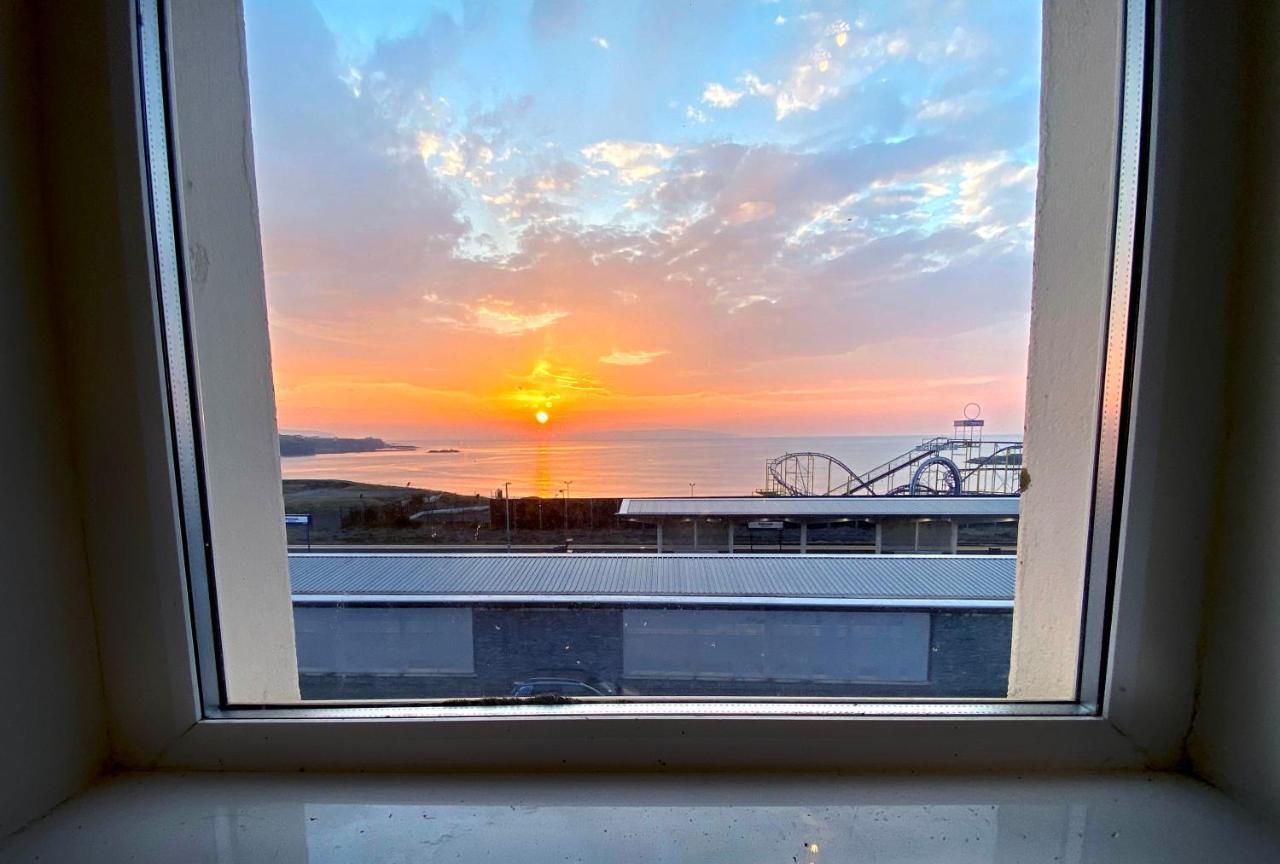 Entire Penthouse Apartment With Sea Views พอร์ตรัช ภายนอก รูปภาพ